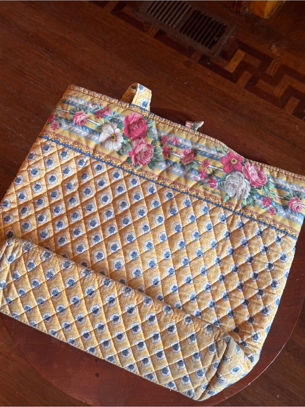 Vintage Vera Bradley Elizabeth Quilted Floral-Trim Tote Bag in Yellow - Picture 2 of 4
